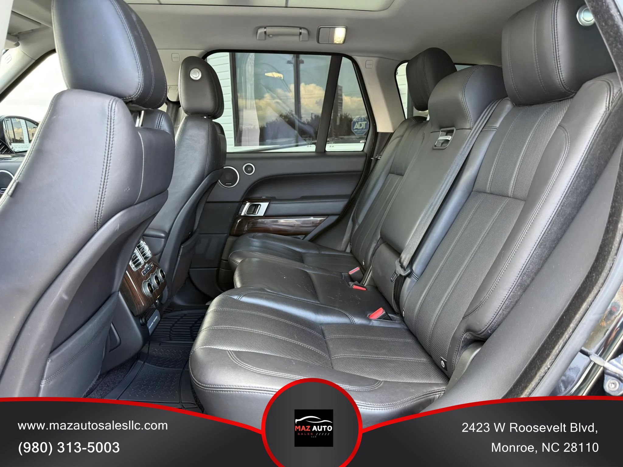Used 2017 Land Rover Range Rover HSE AWD/4WD image 9