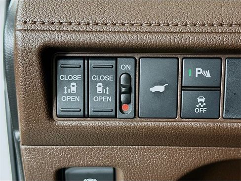 Certified 2026 Honda Odyssey Touring image 23