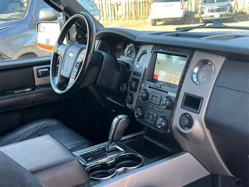 Used 2017 Ford Expedition Limited image 12
