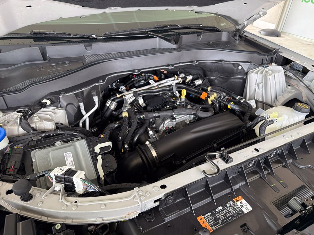 Used 2025 Ford Explorer Active RWD image 12