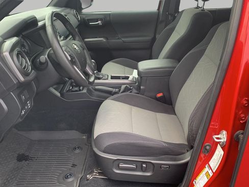 Used 2022 Toyota Tacoma TRD Sport AWD/4WD image 21