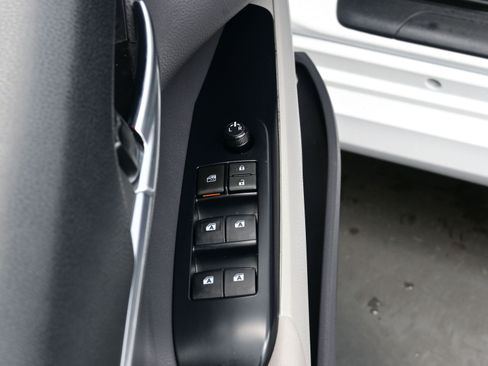 Used 2019 Toyota Camry LE image 10