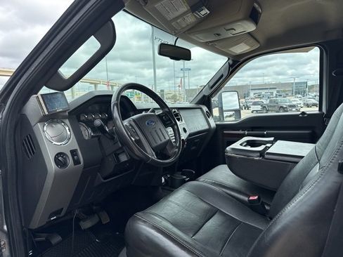 Used 2010 Ford F350 Lariat image 7