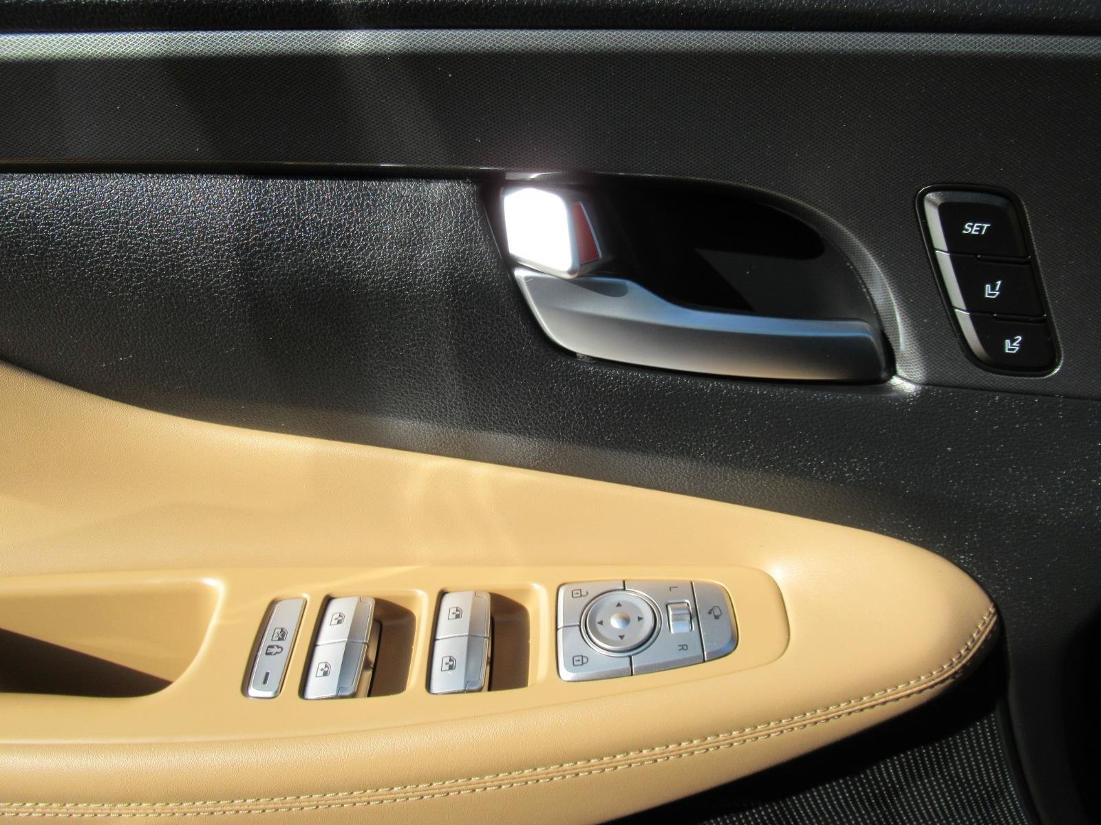 Used 2023 Hyundai Santa Fe Calligraphy AWD/4WD image 22