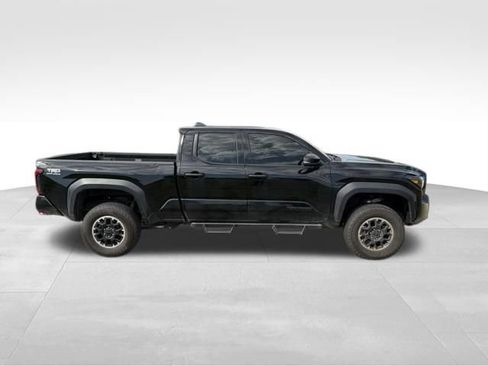 Used 2025 Toyota Tacoma TRD Off-Road w/ TRD Off Road Upgrade Package AWD/4WD image 2