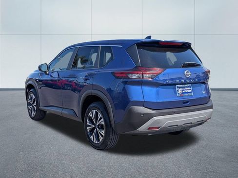 Used 2023 Nissan Rogue SV FWD image 4