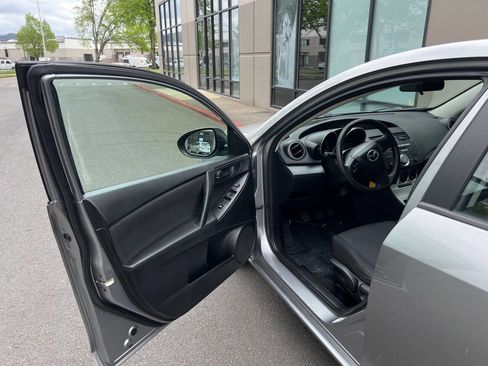 Used 2010 MAZDA MAZDA3 i Sport FWD image 7