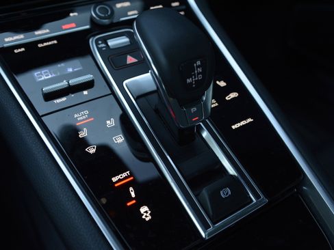 Certified 2023 Porsche Panamera image 24