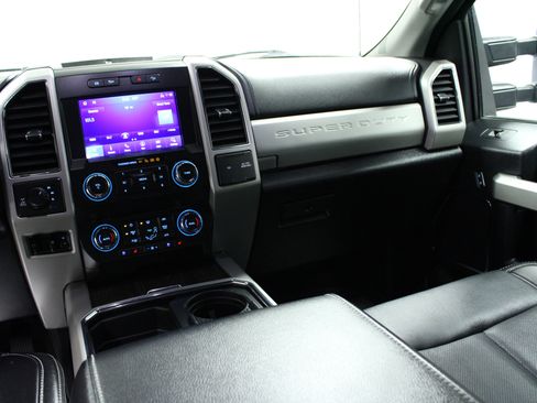 Used 2021 Ford F250 Lariat w/ Lariat Ultimate Package image 18