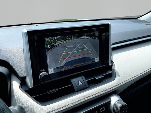 Used 2025 Toyota RAV4 XLE w/ Convenience Package FWD image 13