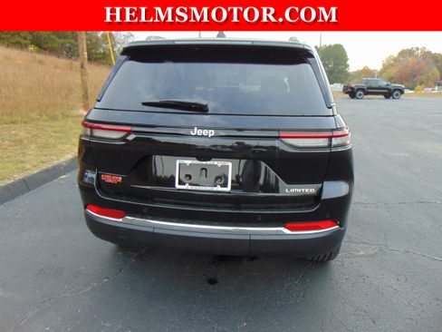 New 2025 Jeep Grand Cherokee Limited RWD image 18