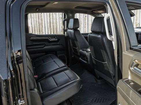 Used 2023 Chevrolet Silverado 1500 LT Trail Boss w/ Convenience Package II image 34