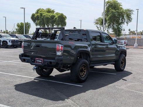 Used 2022 Toyota Tacoma TRD Off-Road AWD/4WD image 5