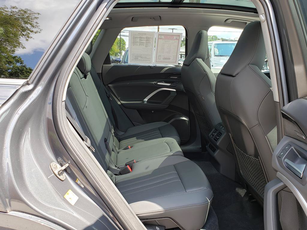 Used 2025 Audi Q5 Premium Plus w/ Premium Plus AWD/4WD image 16