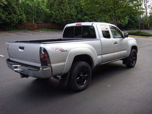 Used 2005 Toyota Tacoma PreRunner RWD image 6