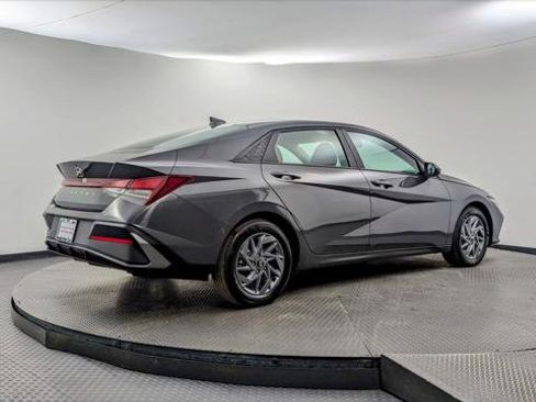 Used 2024 Hyundai Elantra SEL image 8