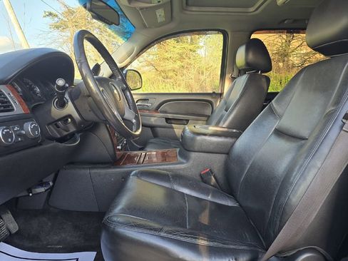 Used 2013 Chevrolet Suburban LTZ AWD/4WD image 12