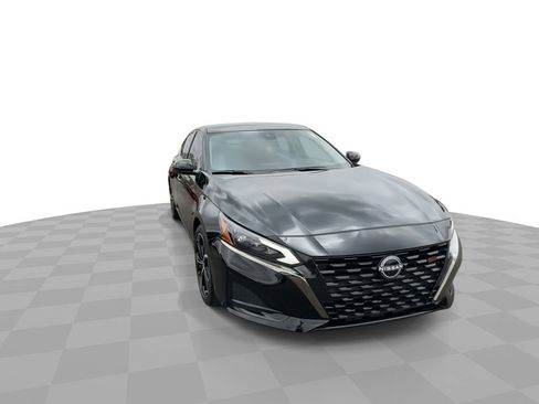 Used 2025 Nissan Altima 2.5 SR FWD image 4