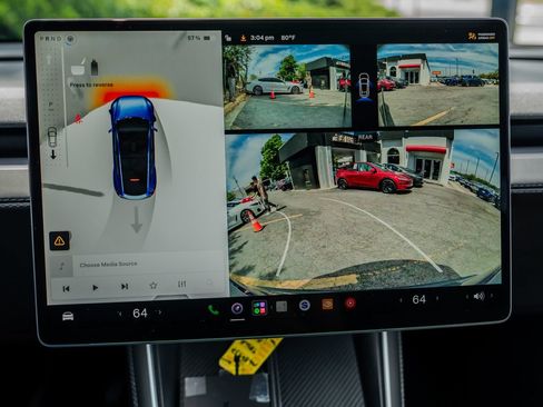 Used 2026 Tesla Model Y AWD image 9