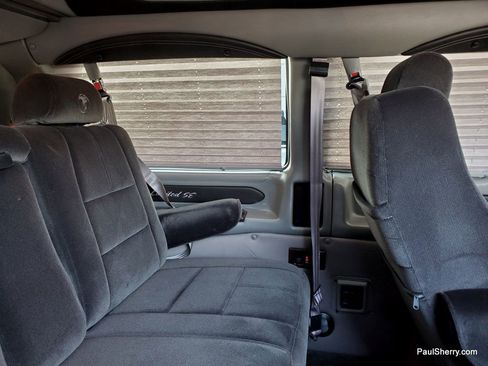 Used 2015 GMC Savana 2500 image 29