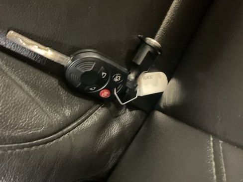 Used 2016 Ford Focus SE w/ Equipment Group 201A FWD image 16