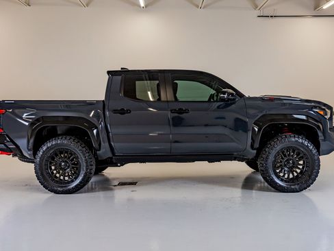 Used 2025 Toyota Tacoma TRD Pro AWD/4WD image 11