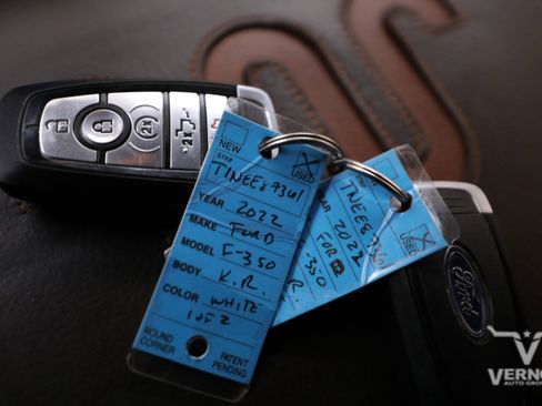 Used 2022 Ford F350 King Ranch w/ FX4 Off-Road Package image 39