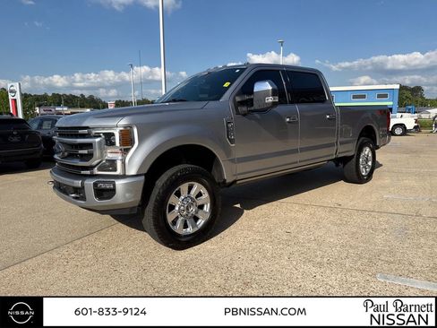 Used 2021 Ford F250 Platinum w/ FX4 Off-Road Package AWD/4WD image 2