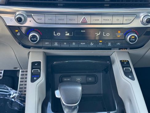 Used 2022 Kia Telluride SX w/ SX Prestige Package AWD/4WD image 23