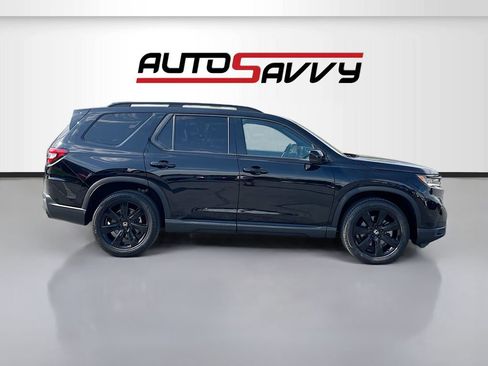 Used 2025 Honda Pilot Black Edition image 8