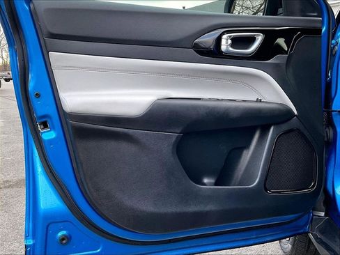 Used 2024 Jeep Compass Limited AWD/4WD image 9