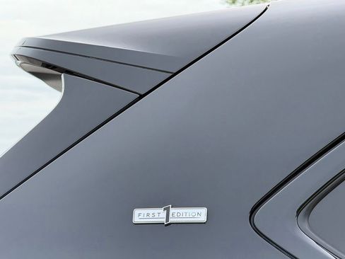 Used 2023 Bentley Bentayga Extended Wheelbase AWD/4WD image 49
