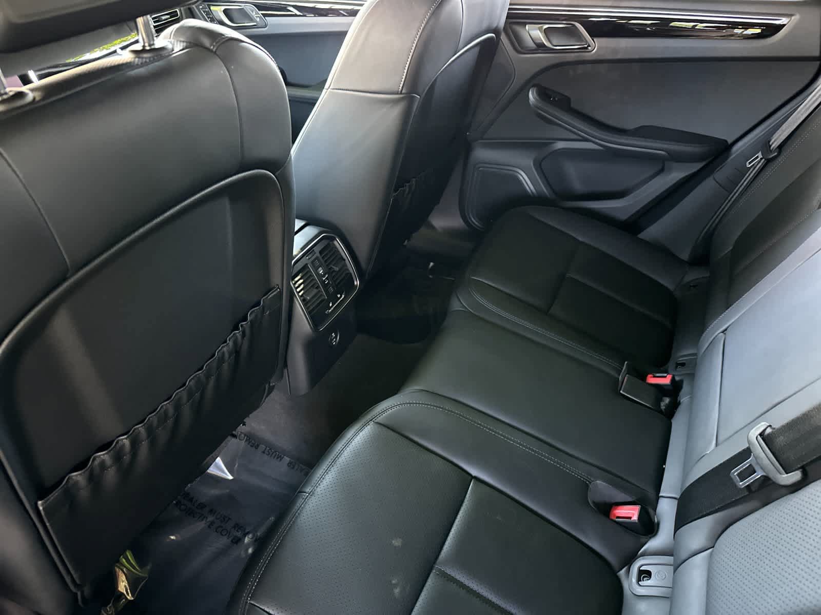 Certified 2025 Porsche Macan AWD/4WD image 13