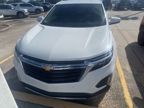 Used 2023 Chevrolet Equinox LT image 2