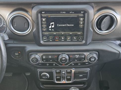 Used 2018 Jeep Wrangler Unlimited Sahara image 18