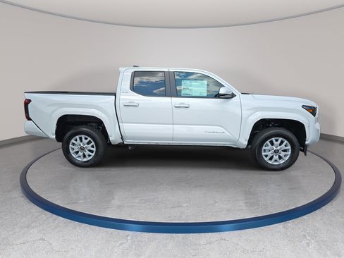 New 2026 Toyota Tacoma SR5 AWD/4WD image 4