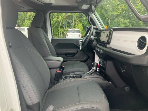 Used 2026 Jeep Wrangler Unlimited Sport AWD/4WD image 12