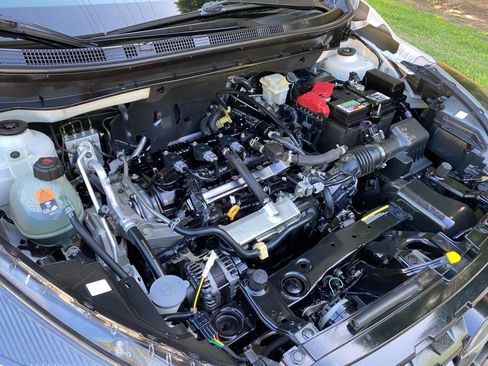 Used 2021 Nissan Kicks SR FWD image 13