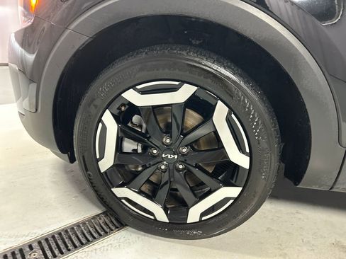 Used 2025 Kia Telluride S FWD image 9