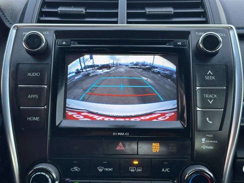 Used 2016 Toyota Camry SE image 30