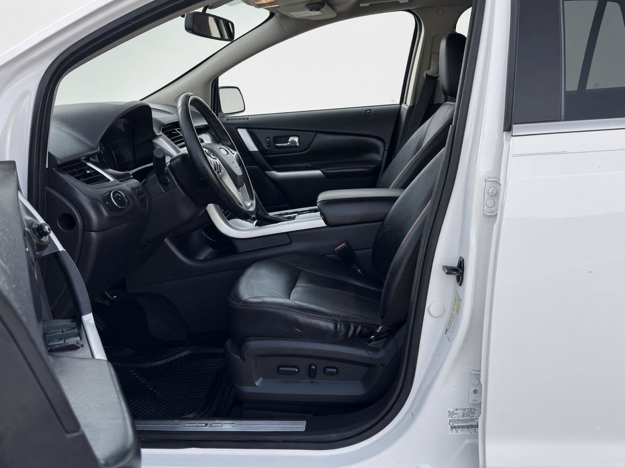 Used 2012 Ford Edge Limited AWD/4WD image 12