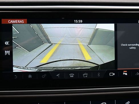 Used 2022 Land Rover Range Rover Westminster Edition image 15