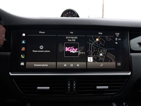 Used 2023 Porsche Cayenne Platinum Edition image 23