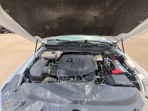 Used 2025 RAM 1500 Laramie AWD/4WD image 31