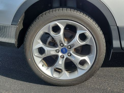 Used 2015 Ford Escape Titanium image 9