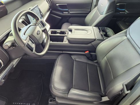 New 2026 Ford Expedition Platinum w/ Stealth Appearance Package AWD/4WD image 11