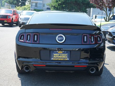 Used 2014 Ford Mustang GT RWD image 4
