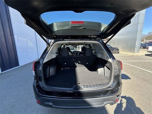 Used 2023 Subaru Forester Premium image 21