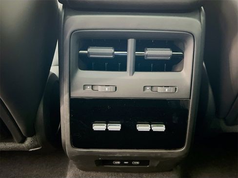 New 2025 Porsche Macan 4 Electric image 27