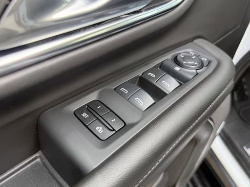 Used 2024 Chevrolet Suburban LT image 11